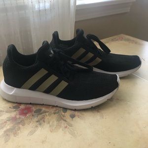 Women’s Adidas Swift Run size 8
